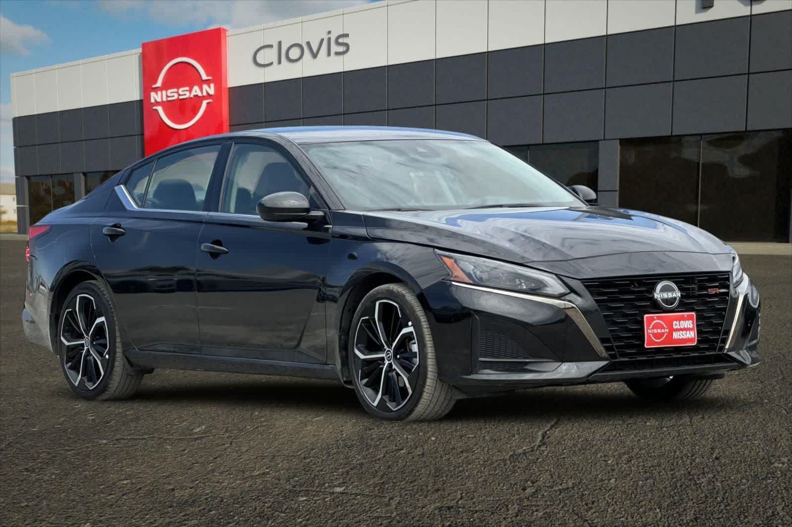 Used 2024 Nissan Altima 2.5 SR FWD image 10