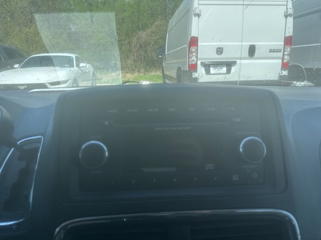 Used 2014 Dodge Grand Caravan SXT image 21