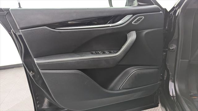 Used 2018 Maserati Levante image 12