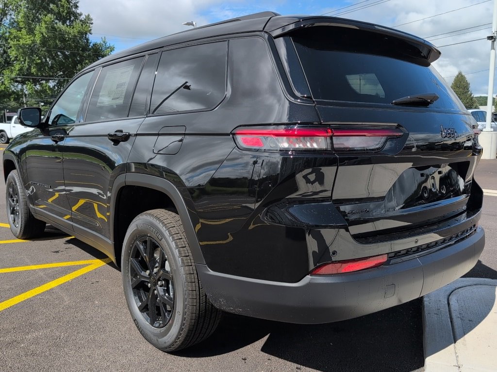 New 2025 Jeep Grand Cherokee L Altitude image 5