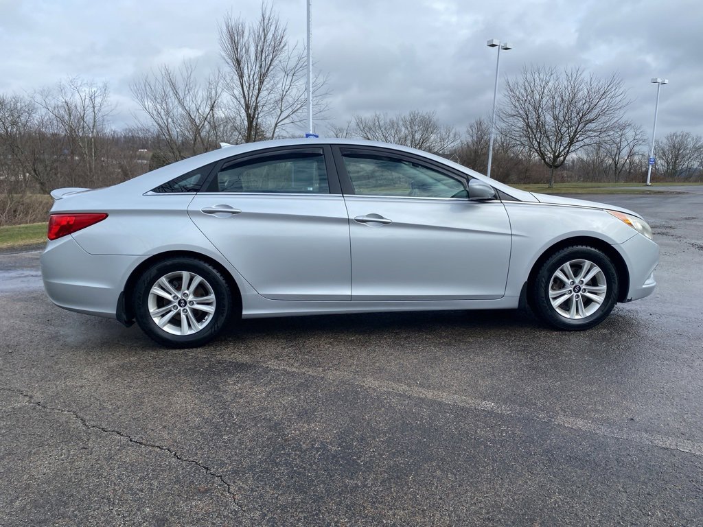 Used 2013 Hyundai Sonata GLS w/ Popular Equipment Pkg image 2