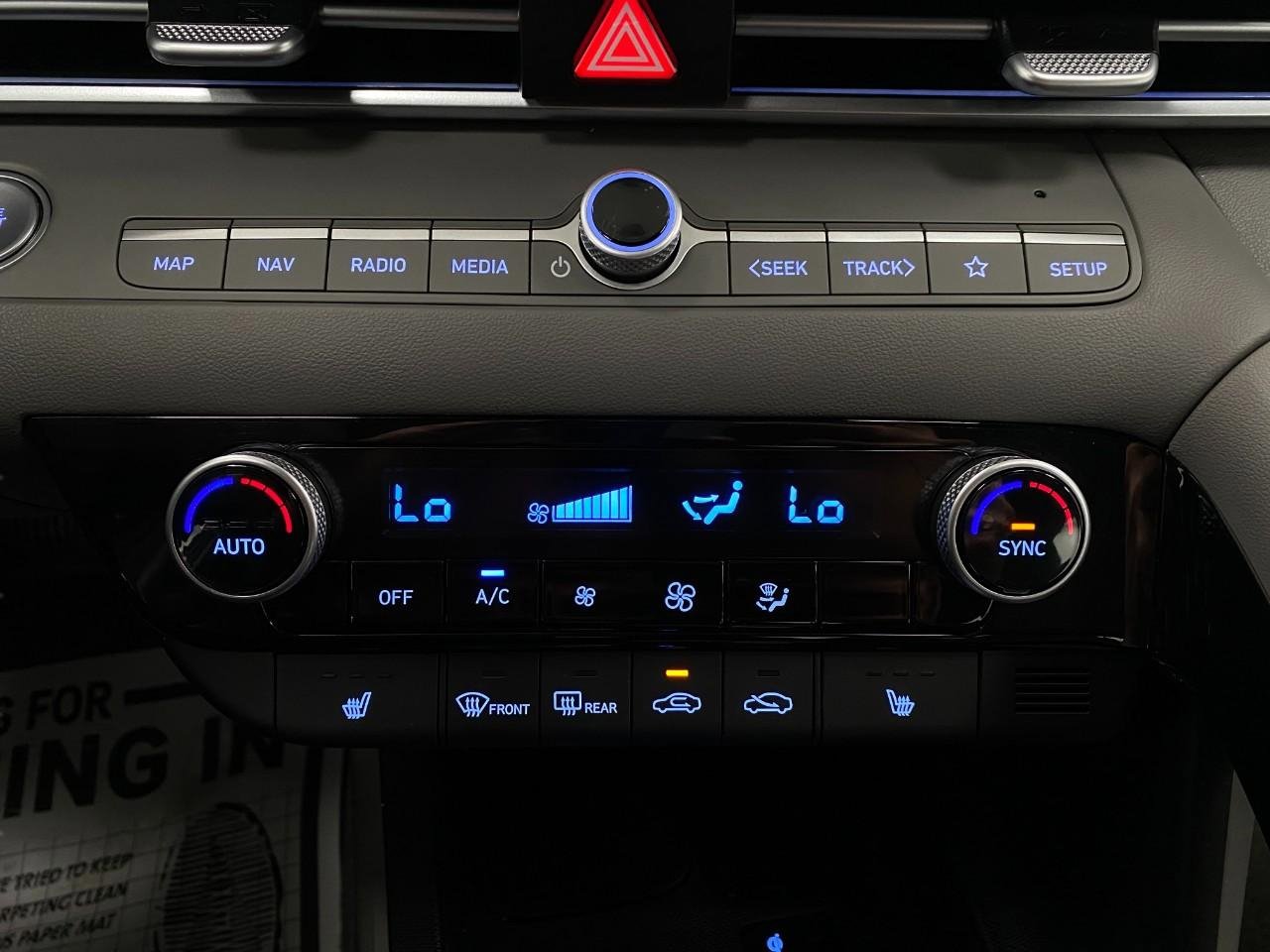 Certified 2025 Hyundai Elantra SEL image 24