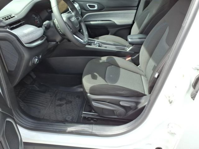 Used 2023 Jeep Compass Sport image 15