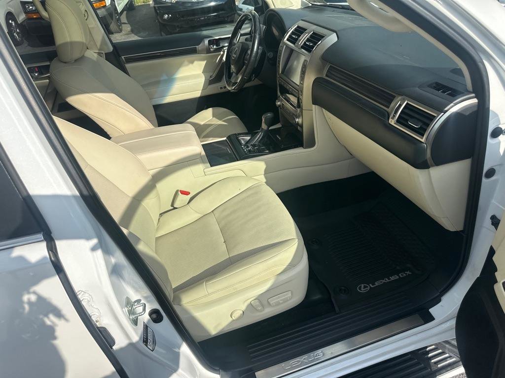 Used 2020 Lexus GX 460 Premium w/ Premium Package AWD/4WD image 40