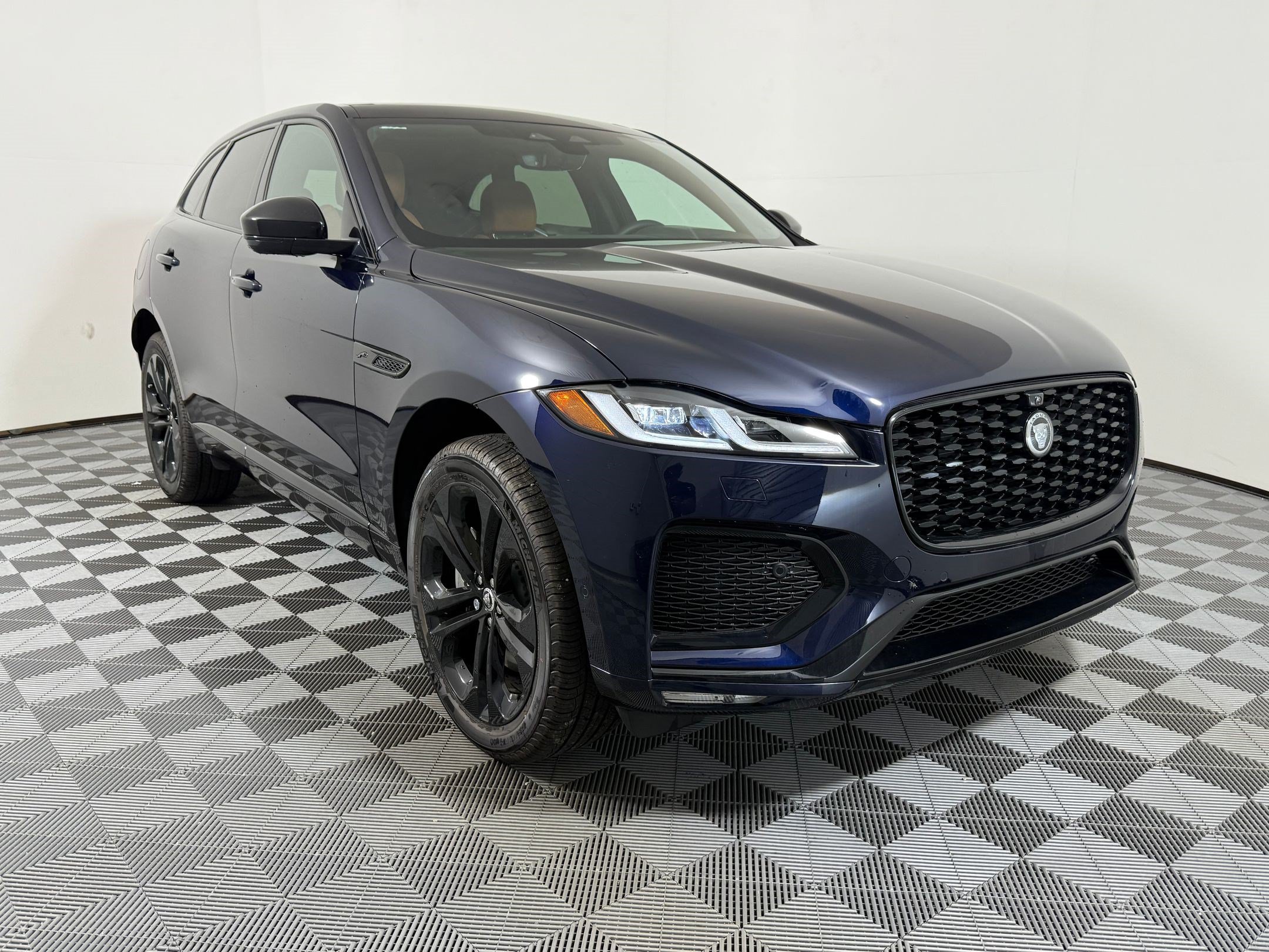 New 2026 Jaguar F-PACE R-Dynamic S AWD/4WD image 6