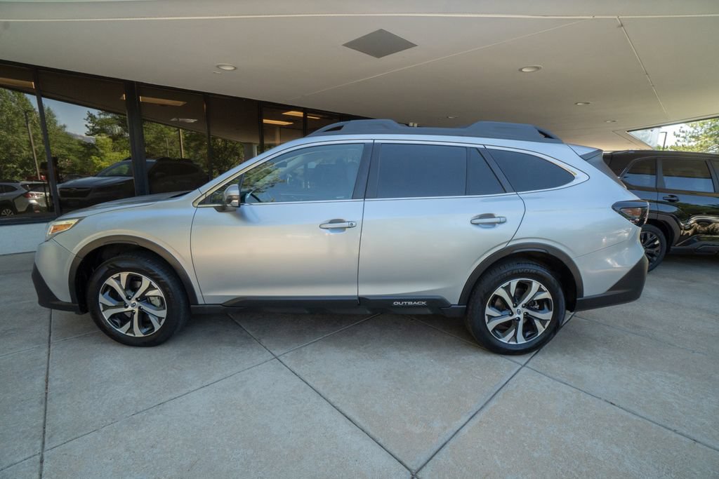Used 2022 Subaru Outback Limited XT AWD/4WD image 4