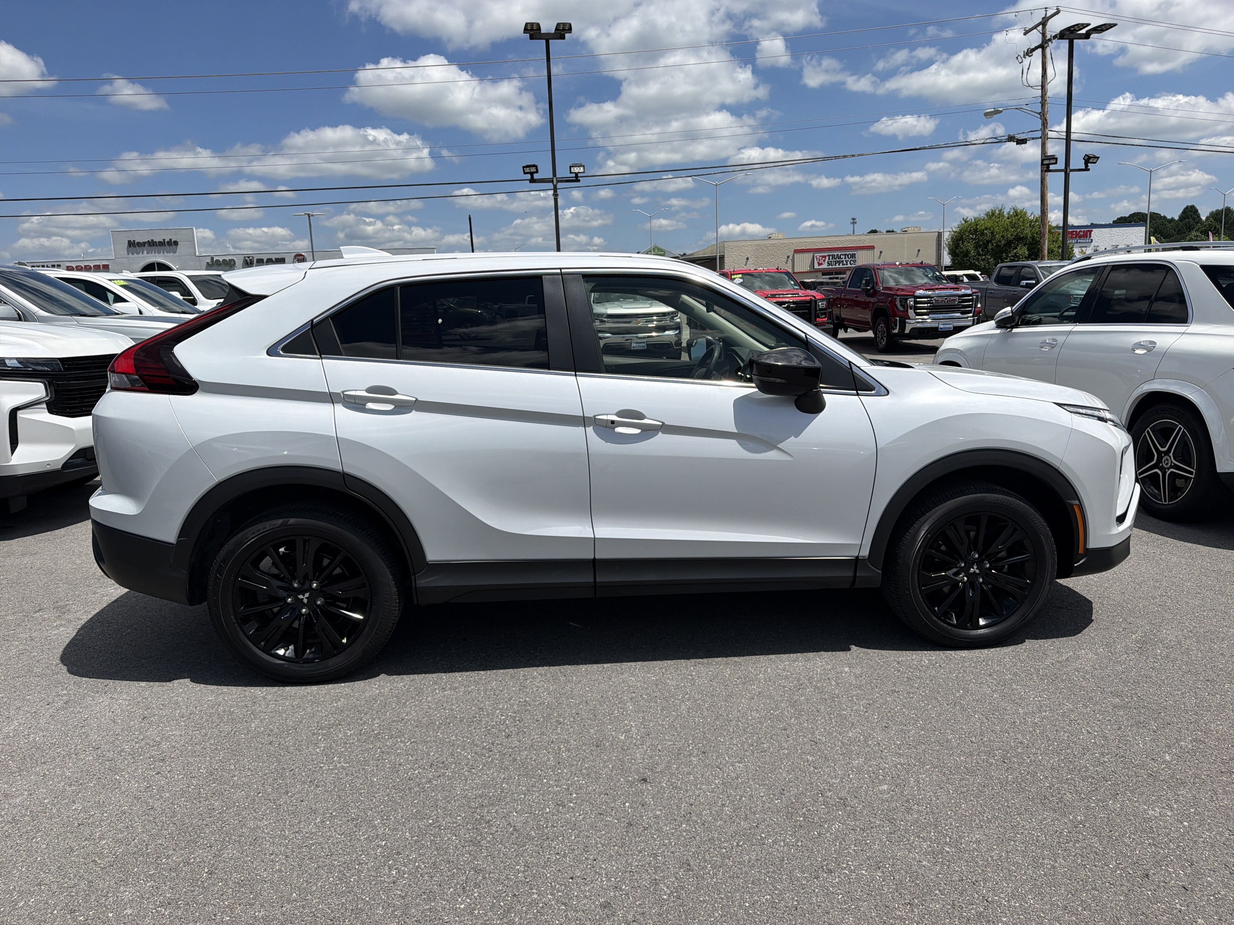 Used 2024 Mitsubishi Eclipse Cross LE AWD/4WD image 5