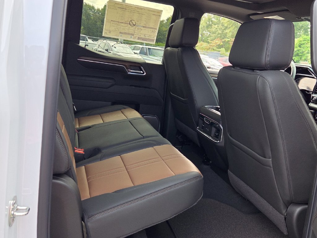 New 2026 Chevrolet Silverado 1500 High Country w/ Technology Package AWD/4WD image 14