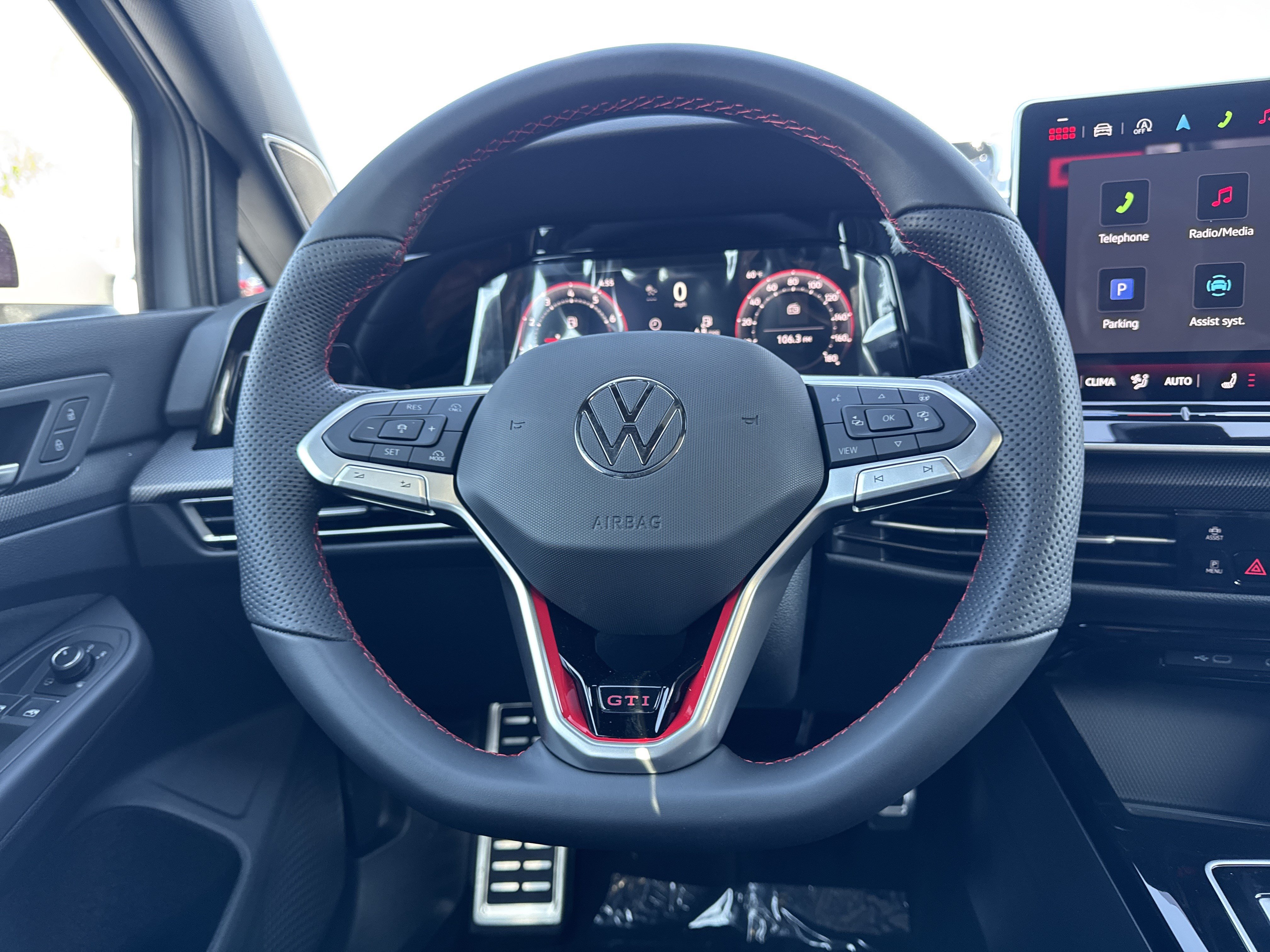 New 2026 Volkswagen Golf SE FWD image 18