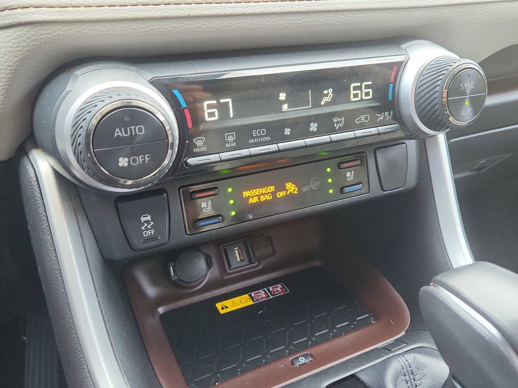 Used 2022 Toyota RAV4 Limited AWD/4WD image 26