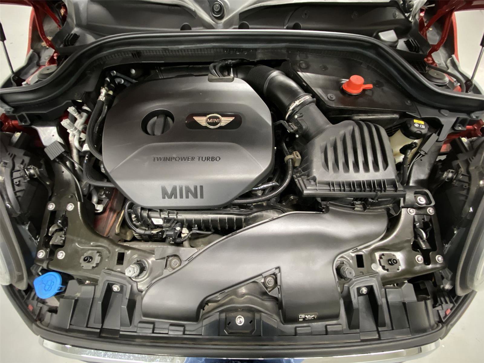 Used 2018 MINI Cooper 4-Door Hardtop image 21