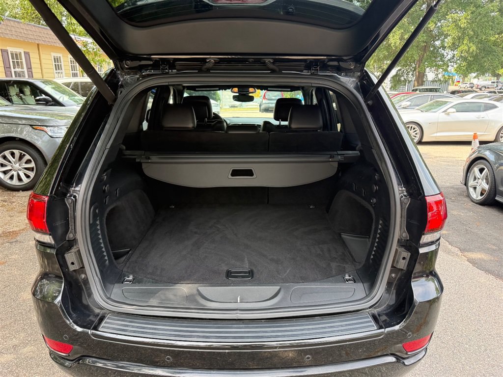 Used 2018 Jeep Grand Cherokee Altitude RWD image 22