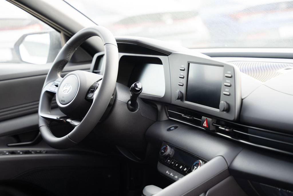 New 2025 Hyundai Elantra Sport image 11