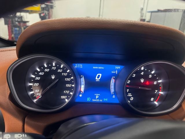 Used 2020 Maserati Levante image 5