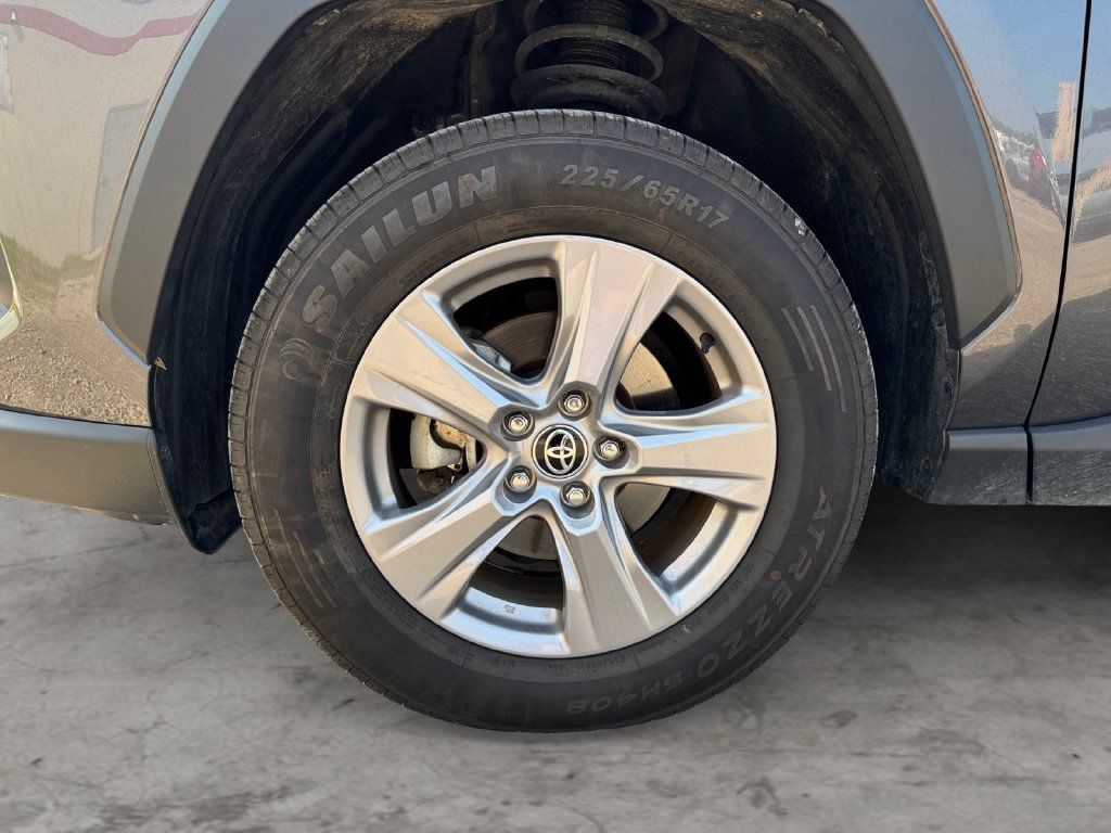 Certified 2025 Toyota RAV4 XLE AWD/4WD image 9