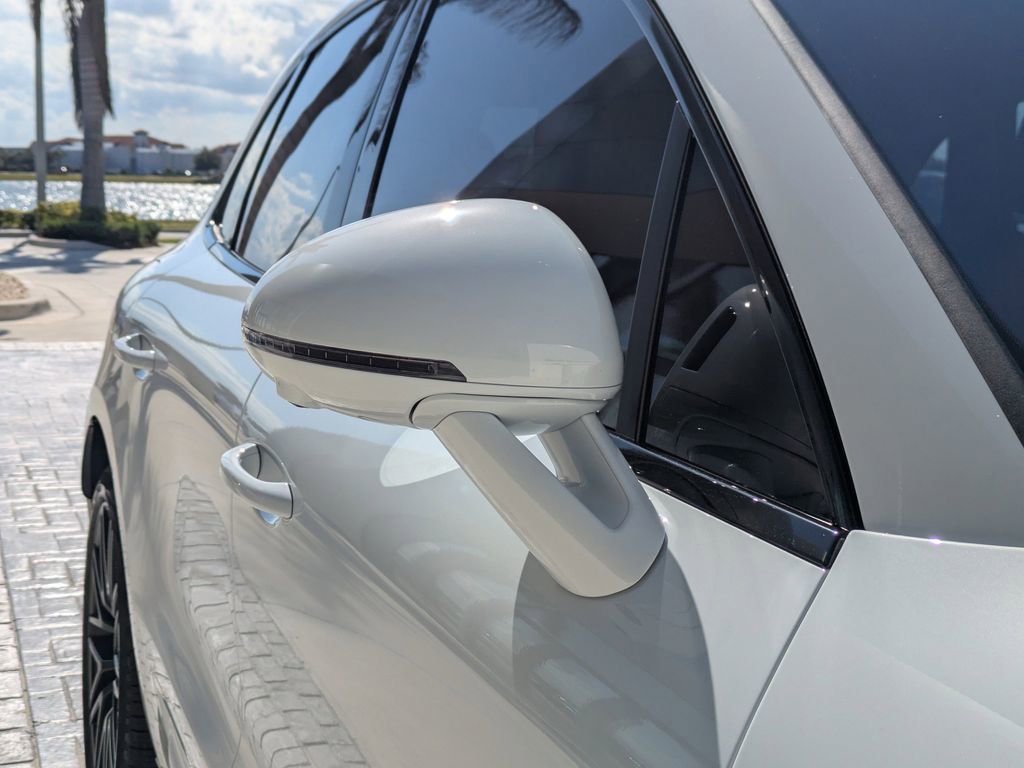 Used 2025 Porsche Macan GTS AWD/4WD image 12