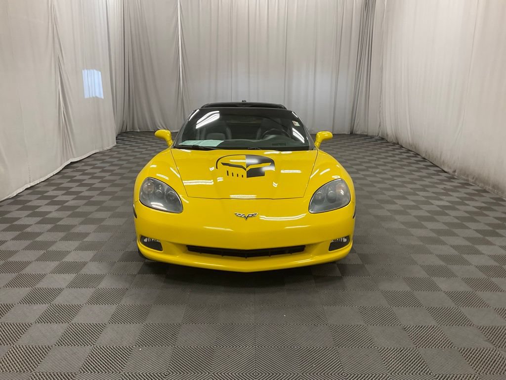 Used 2005 Chevrolet Corvette Coupe w/ Preferred Equipment Group RWD image 14