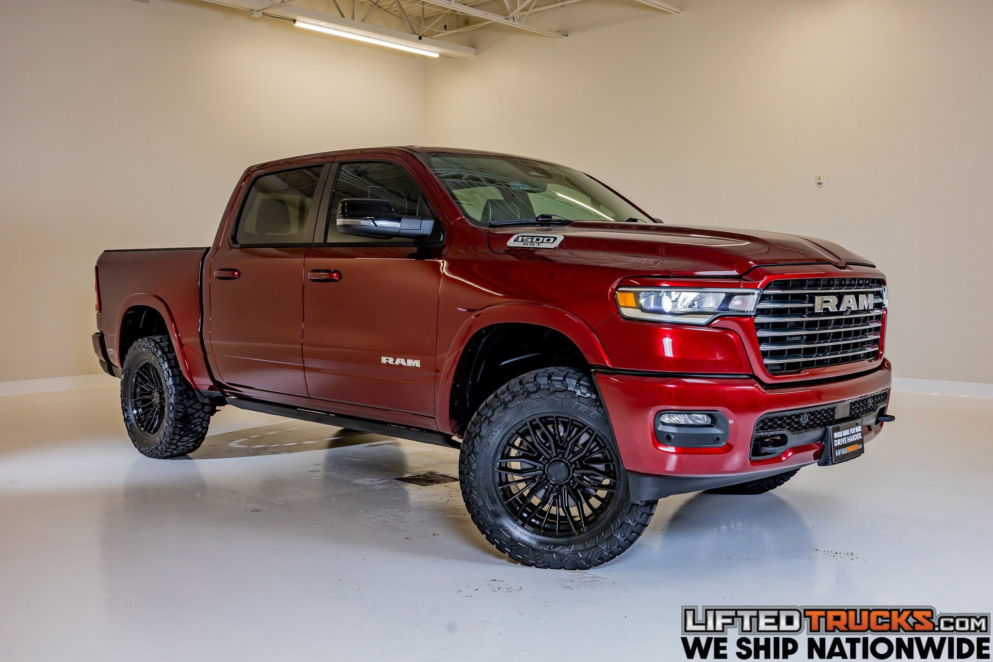 Used 2025 RAM 1500 Laramie w/ Laramie Southwest Edition AWD/4WD image 1
