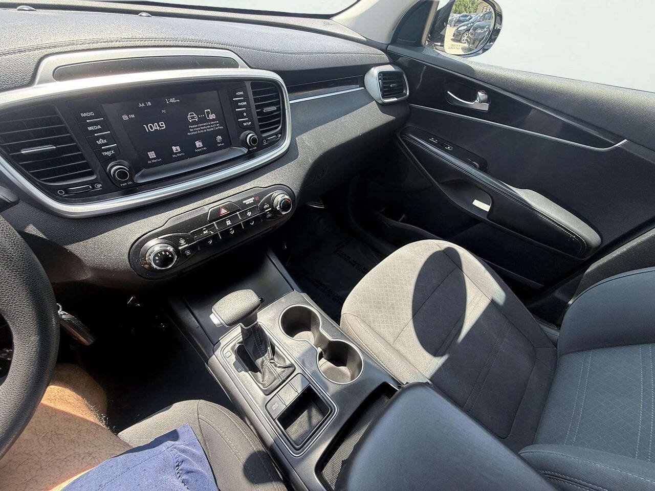 Used 2020 Kia Sorento LX FWD image 18