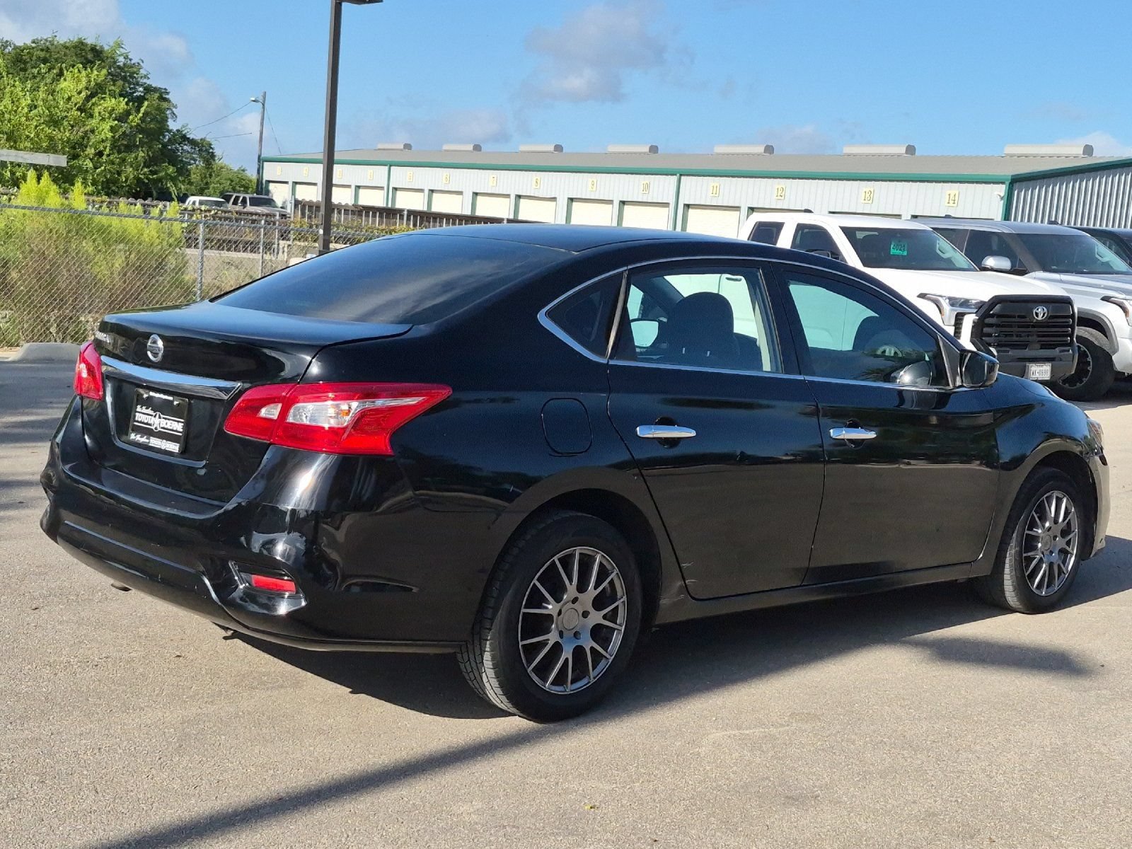 Used 2017 Nissan Sentra S FWD image 5