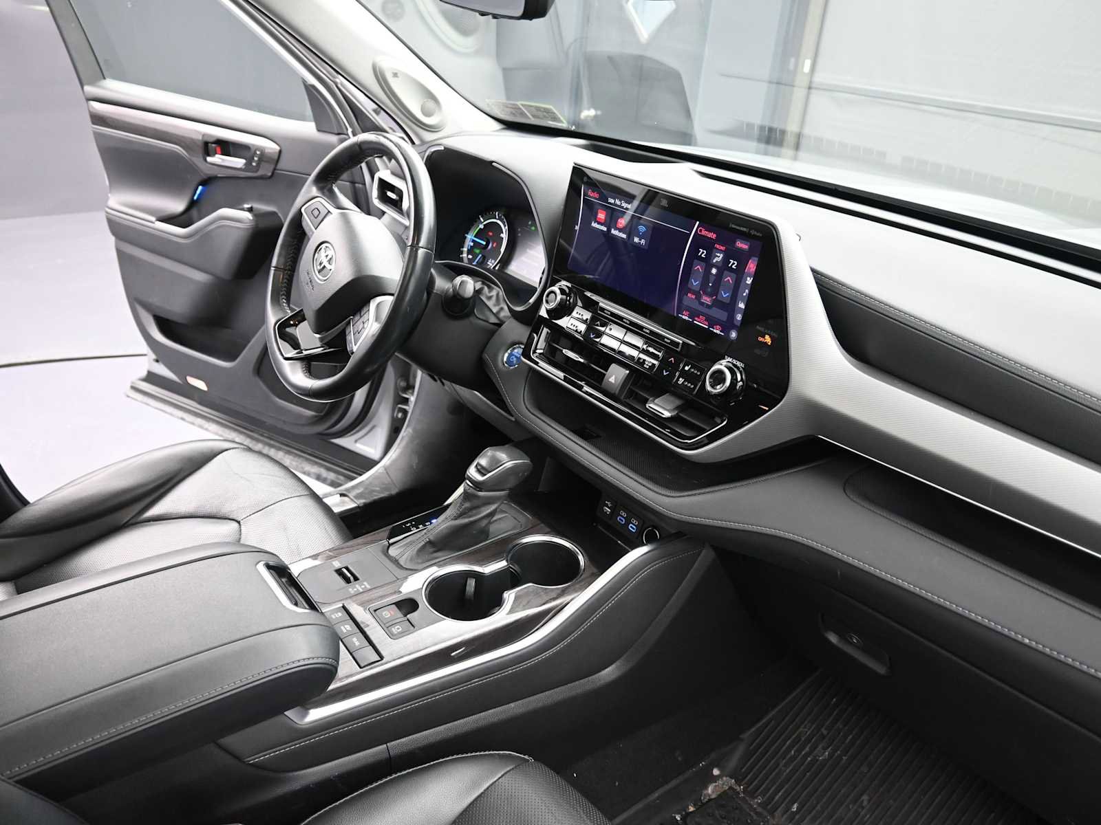 Used 2022 Toyota Highlander Platinum image 24