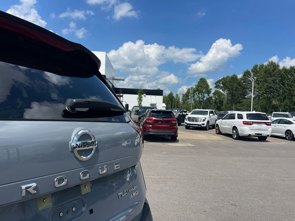 Used 2021 Nissan Rogue Platinum image 34