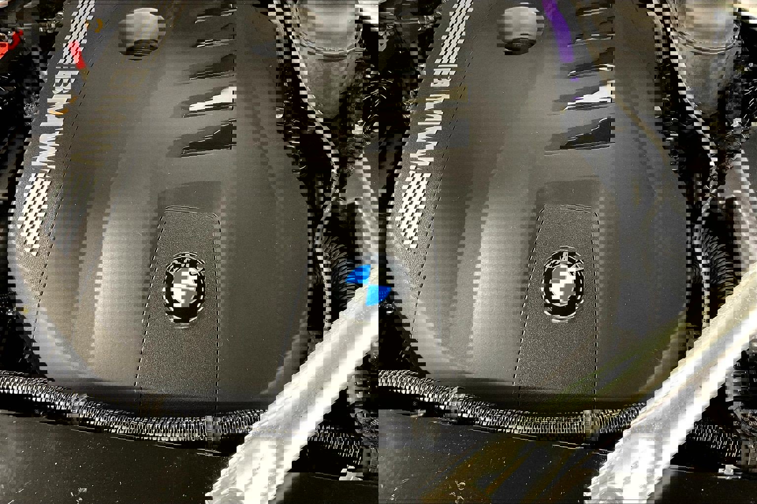 Certified 2024 BMW X6 xDrive40i w/ M Sport Professional Package image 37