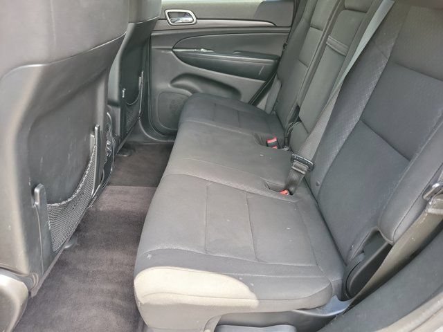 Used 2018 Jeep Grand Cherokee Laredo RWD image 8
