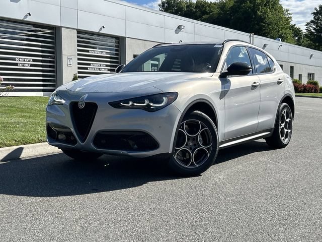 New 2026 Alfa Romeo Stelvio Sprint w/ Convenience Package