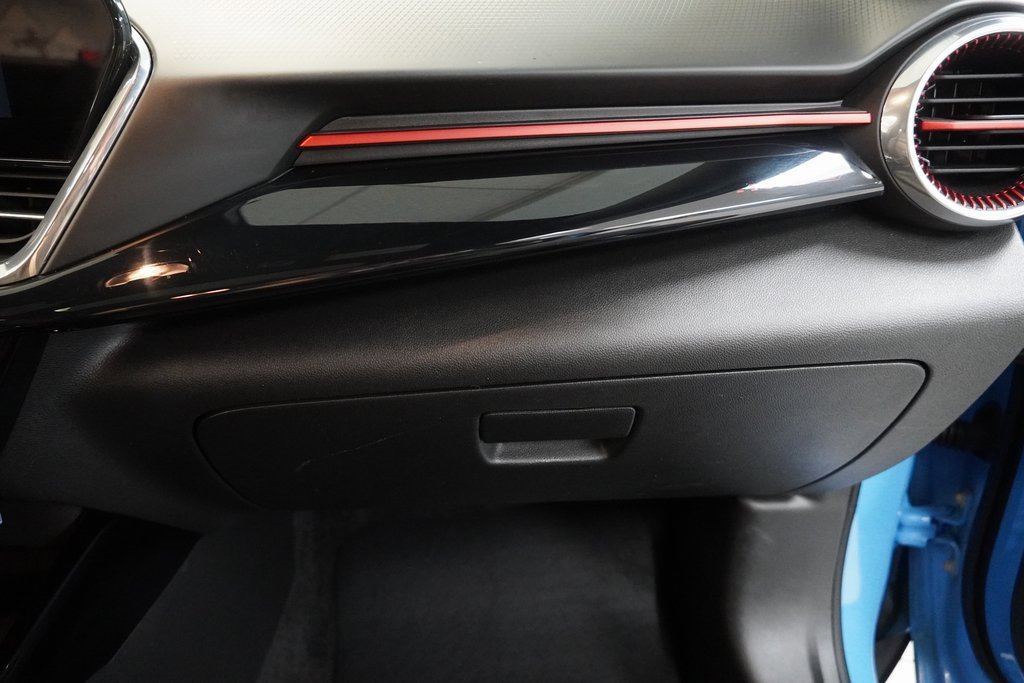 Used 2024 Chevrolet Trax RS w/ Sunroof Package image 35