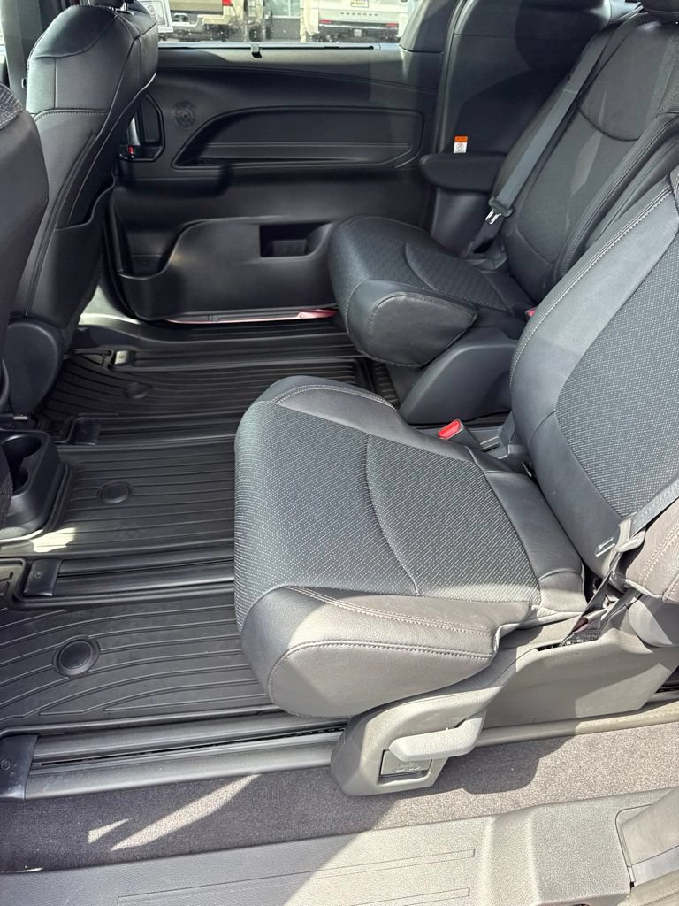 New 2026 Toyota Sienna Limited AWD/4WD image 18