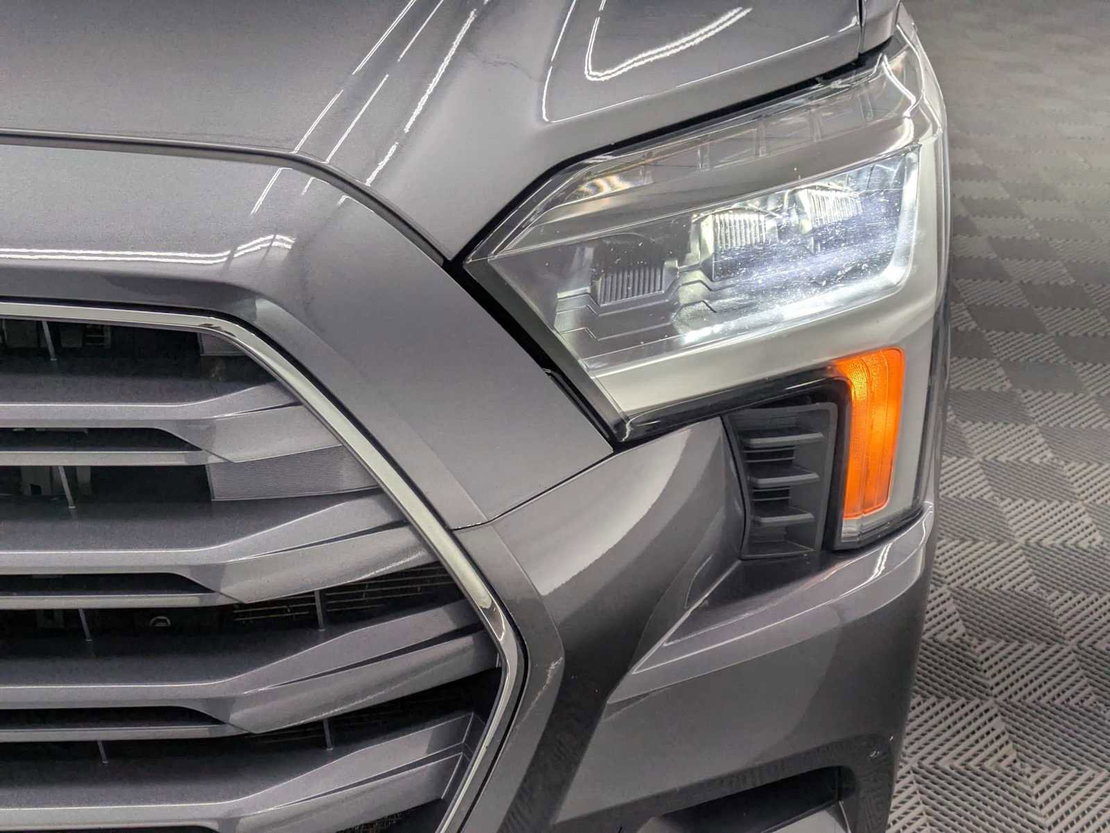 Used 2023 Toyota Sequoia Capstone AWD/4WD image 10