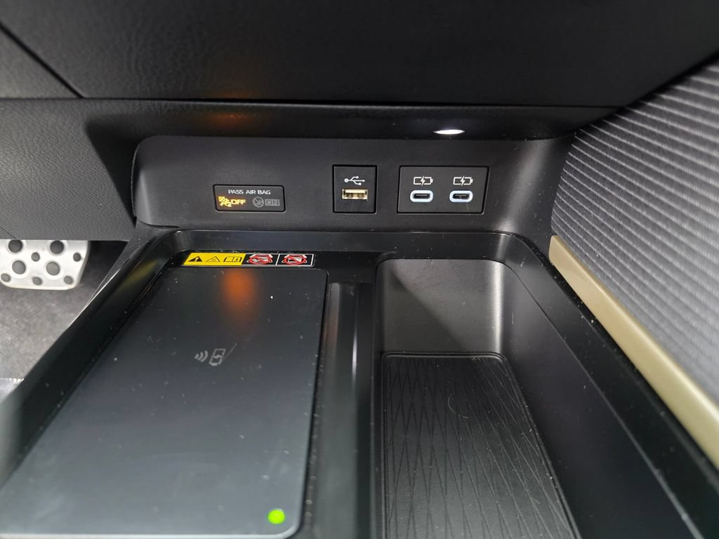 Used 2025 Toyota Camry SE FWD image 22