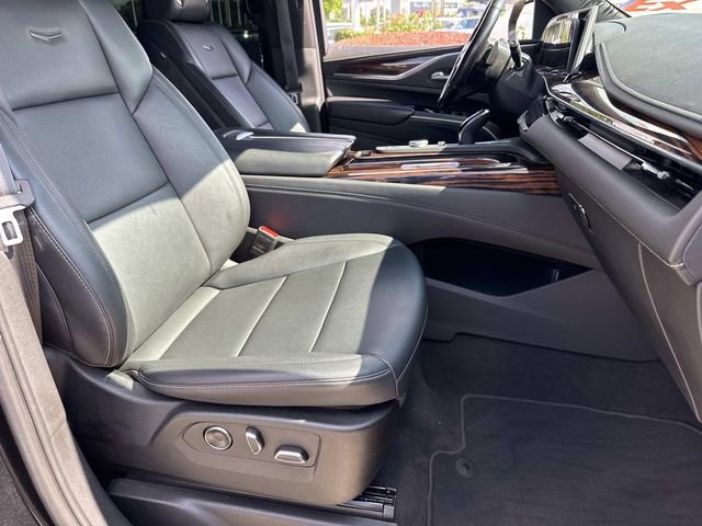 Used 2023 Cadillac Escalade ESV Luxury RWD image 9