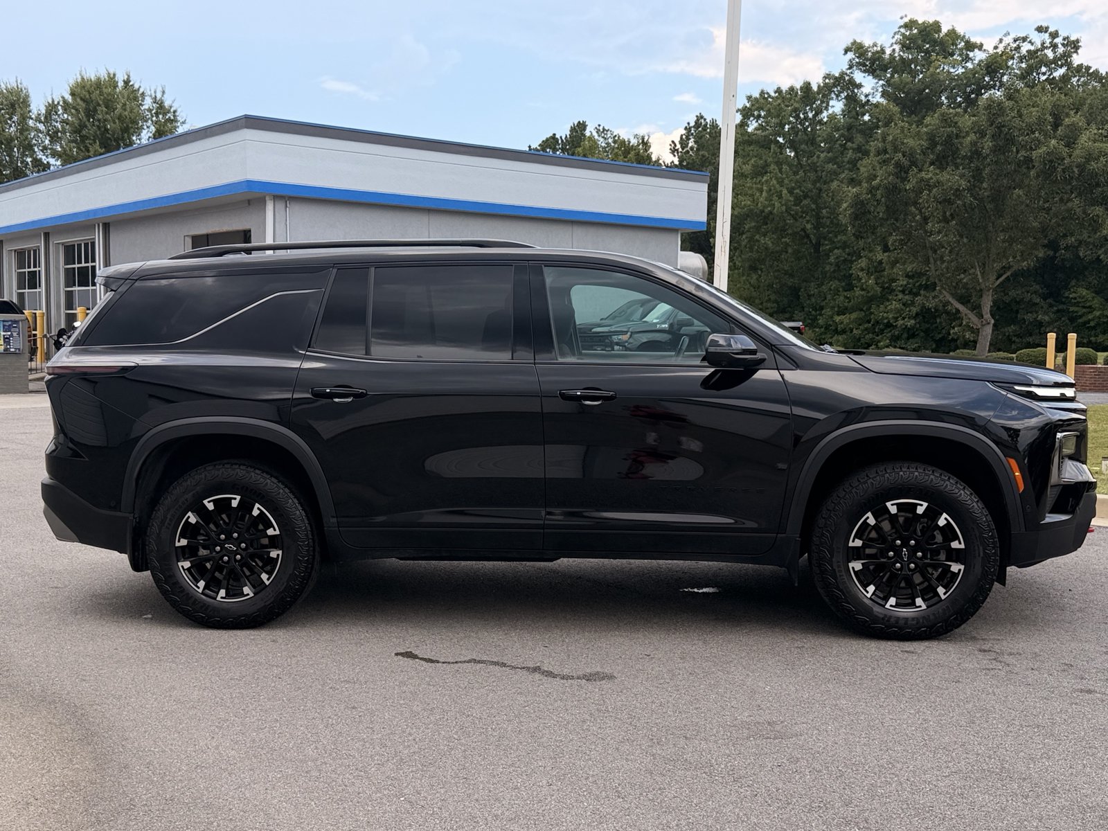 Used 2024 Chevrolet Traverse Z71 w/ Enhanced Driving Package AWD/4WD image 13