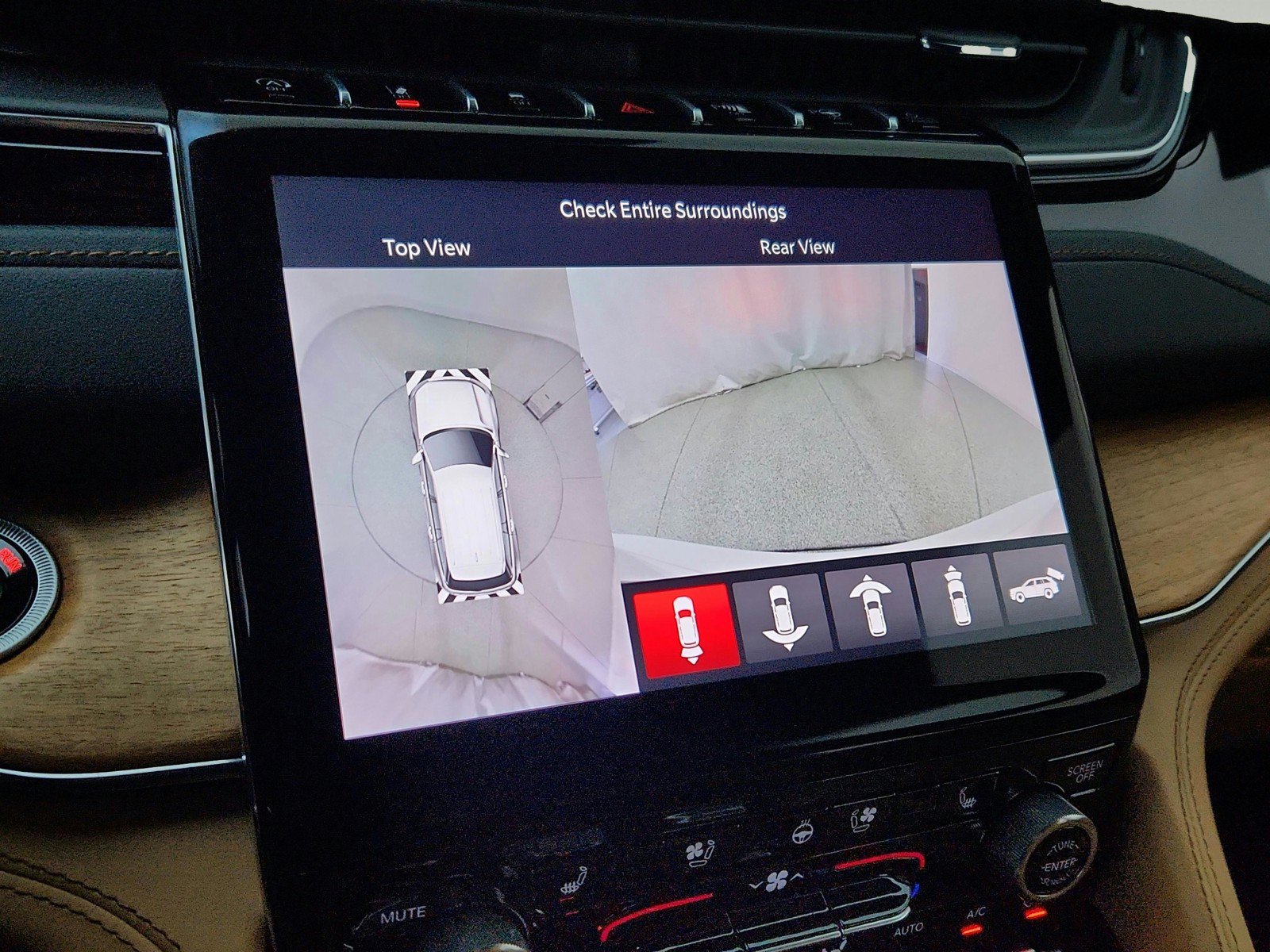 Used 2024 Jeep Grand Cherokee Summit AWD/4WD image 21