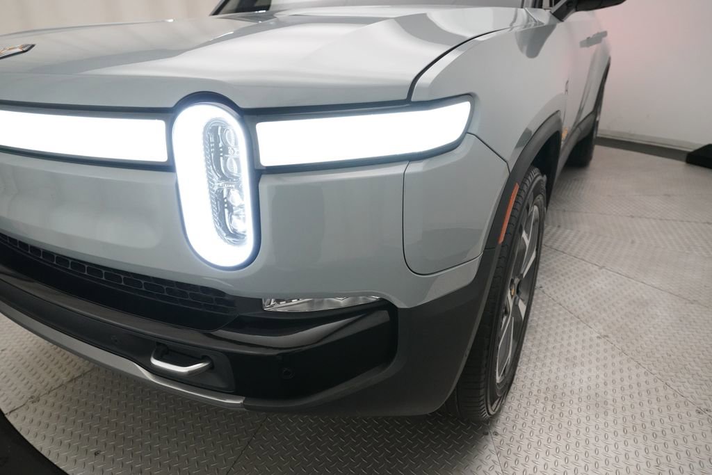 Used 2022 Rivian R1T Adventure image 3