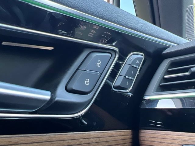 Used 2017 Audi Q7 3.0T Prestige w/ Prestige Package AWD/4WD image 23