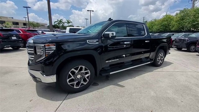 Used 2023 GMC Sierra 1500 SLT w/ SLT Premium Package image 6