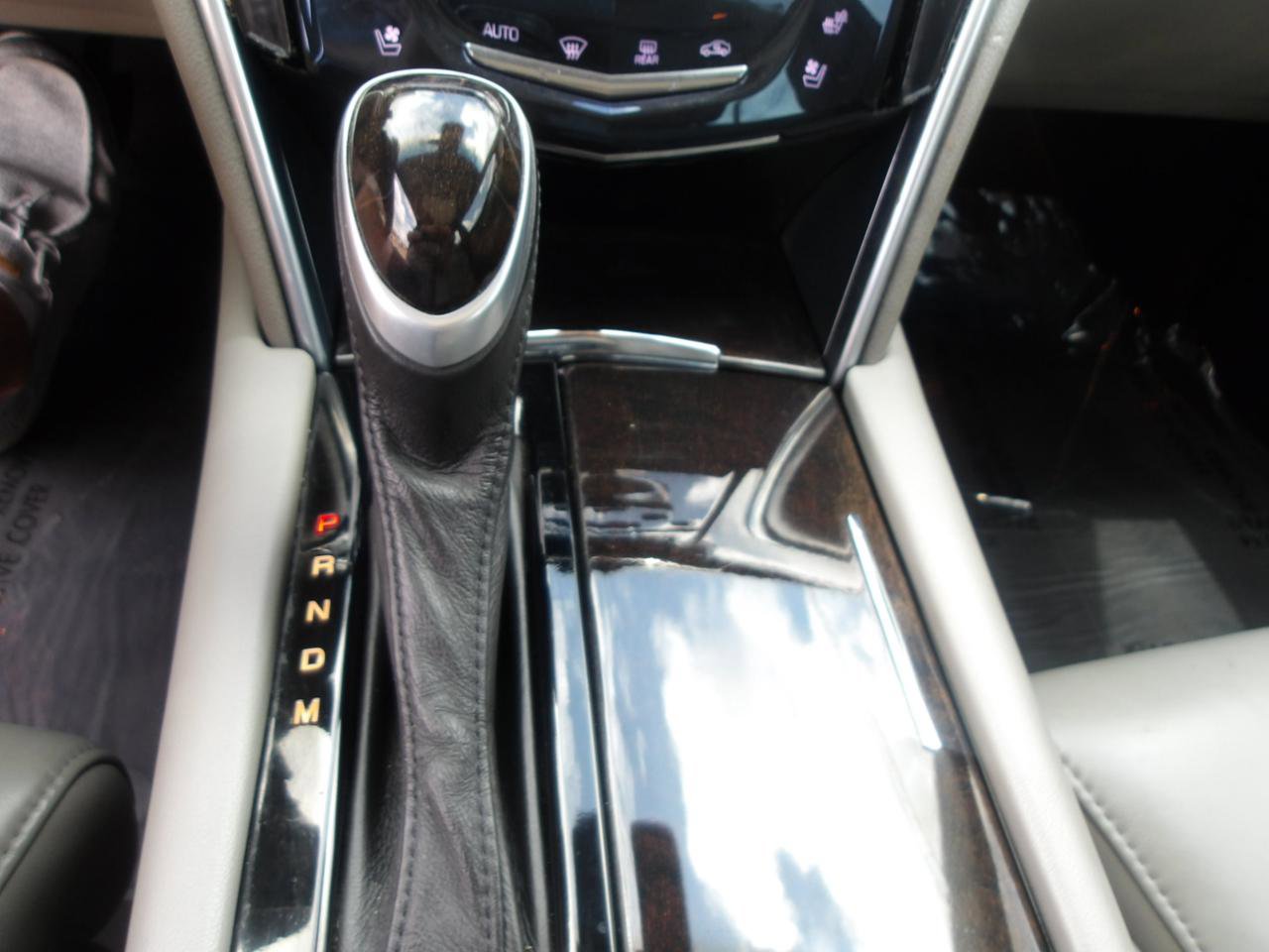 Used 2013 Cadillac XTS Luxury w/ Driver Awareness Package FWD image 26