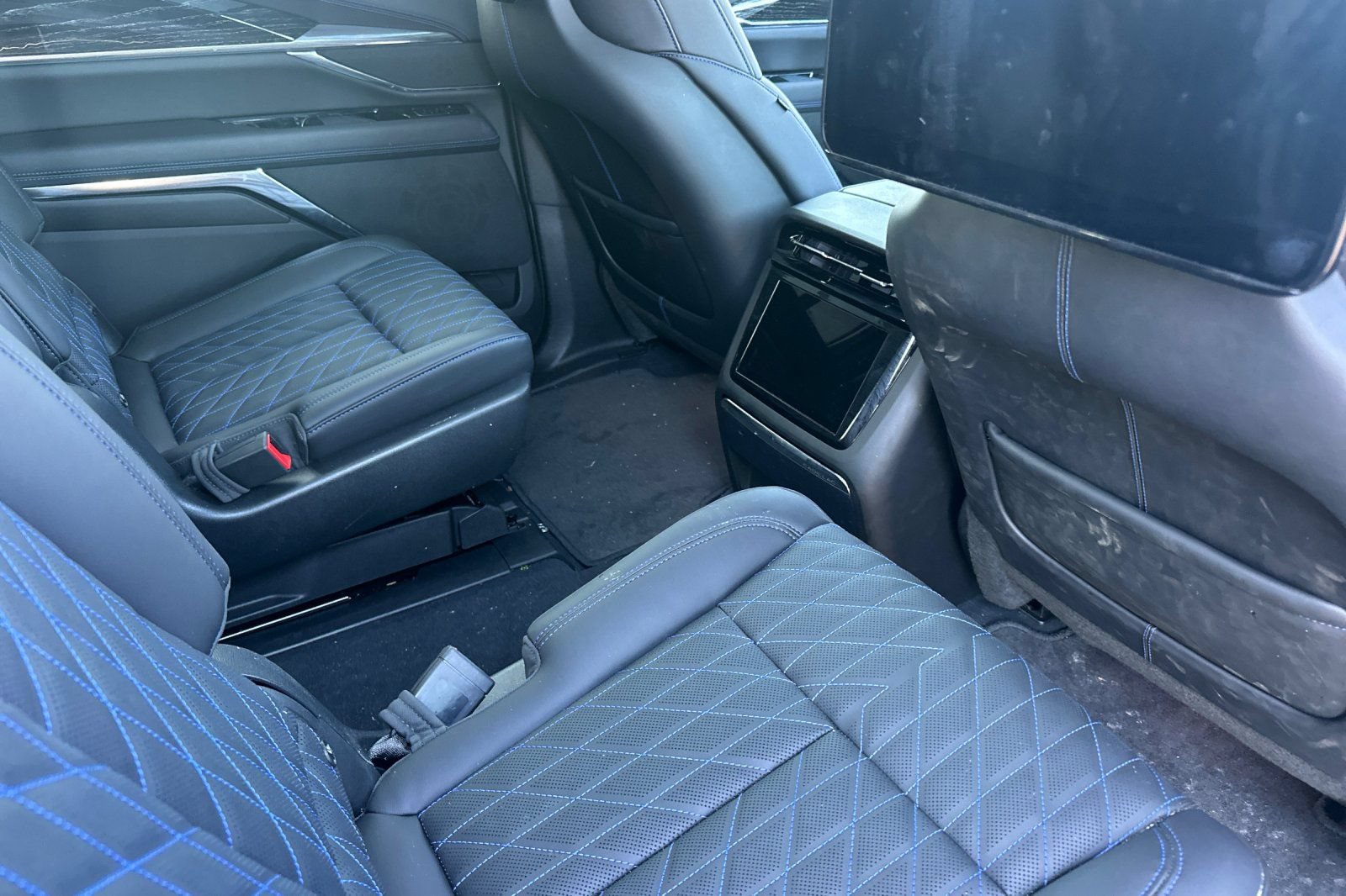 Certified 2026 Cadillac Escalade IQ Sport 1 w/ LPO, Floor Liner Package AWD/4WD image 19