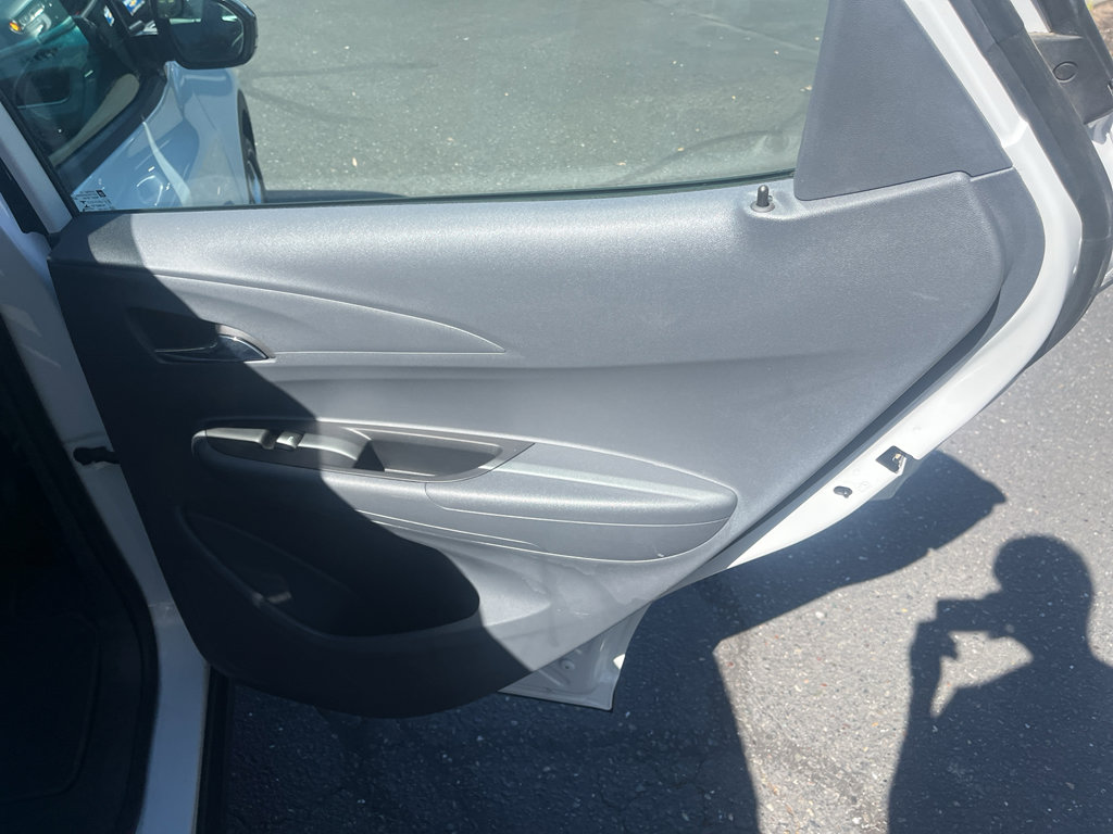 Used 2018 Chevrolet Bolt LT FWD image 29