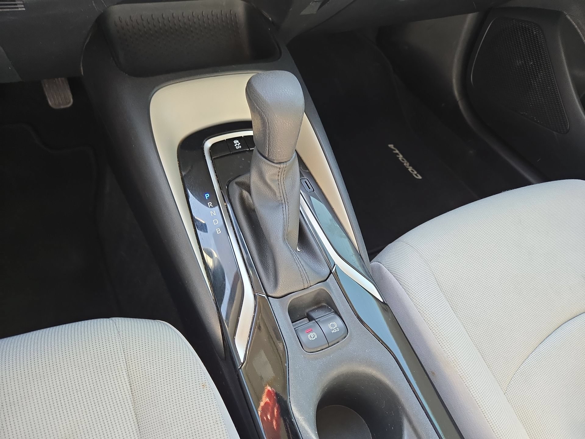 Used 2022 Toyota Corolla LE FWD image 22