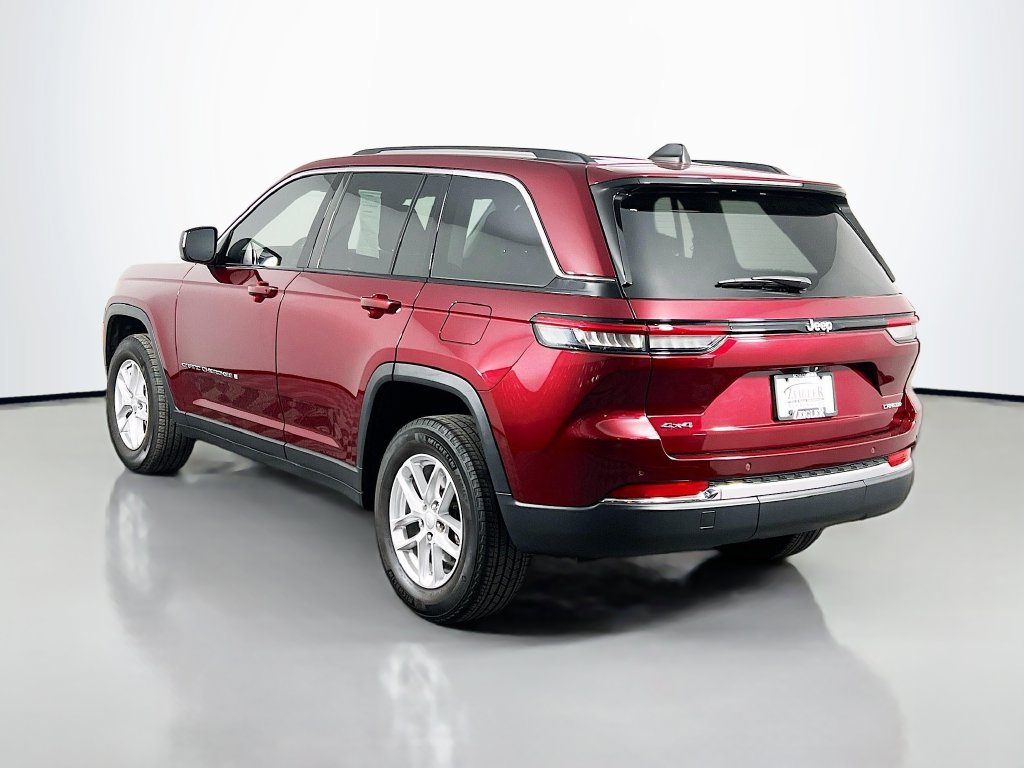 Used 2024 Jeep Grand Cherokee Laredo X AWD/4WD image 5
