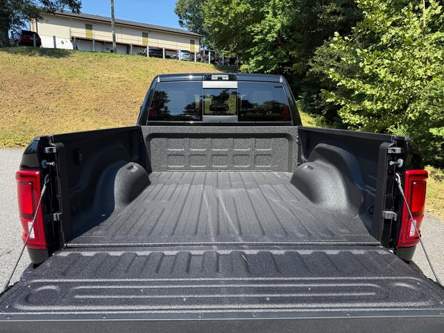 Used 2026 RAM 2500 Limited AWD/4WD image 9