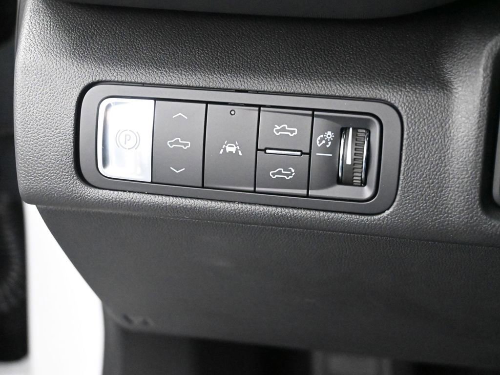 New 2025 Chevrolet Silverado EV RST image 34