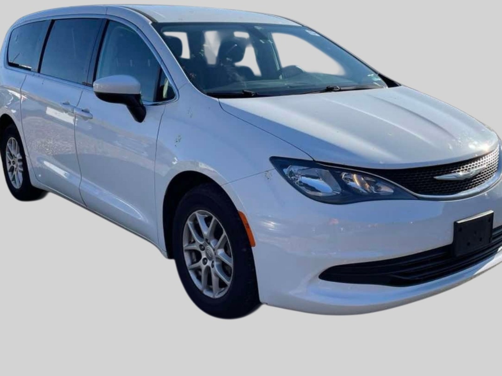 Used 2017 Chrysler Pacifica LX image 2