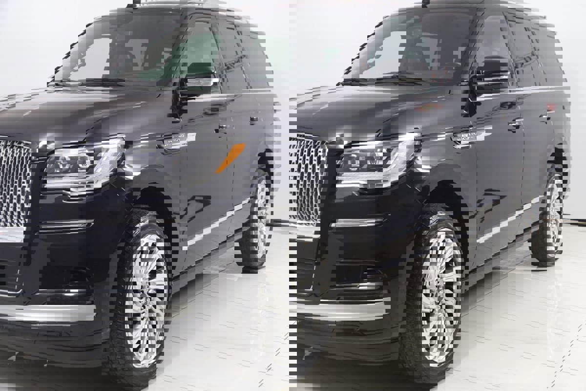 Used 2024 Lincoln Navigator Reserve AWD/4WD image 58