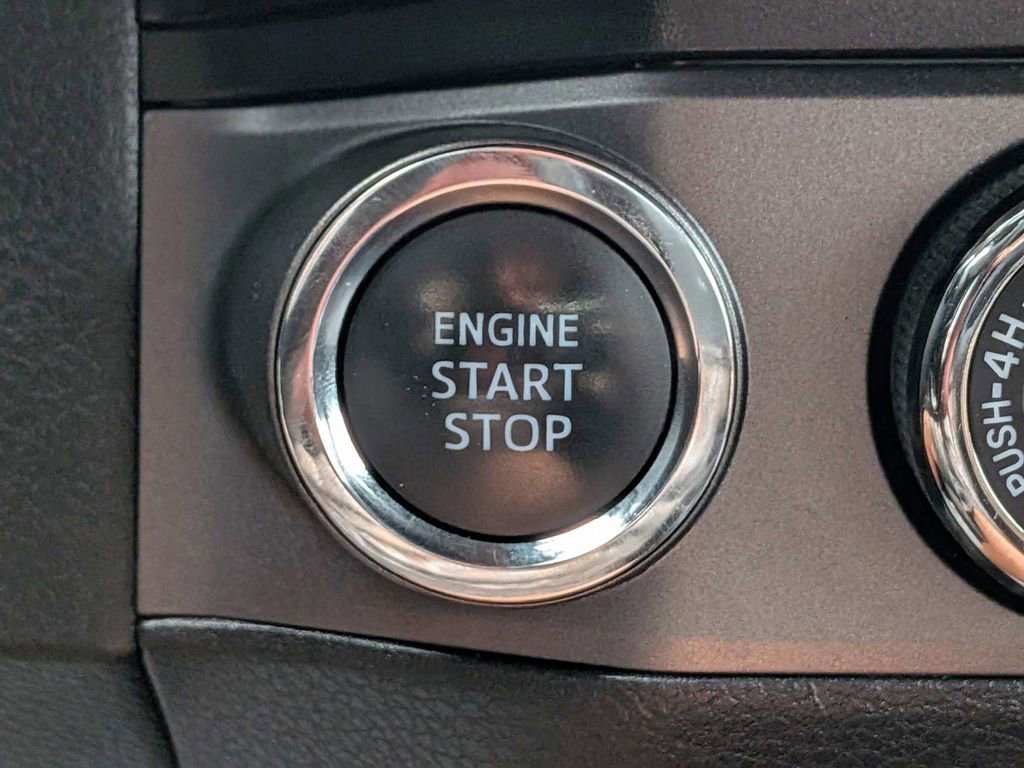 Used 2018 Toyota Tacoma TRD Off-Road image 30