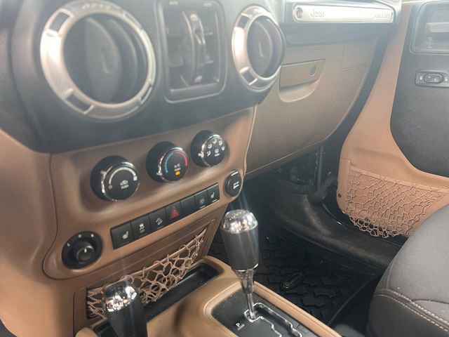 Used 2015 Jeep Wrangler Unlimited Sahara w/ Max Tow Package image 15